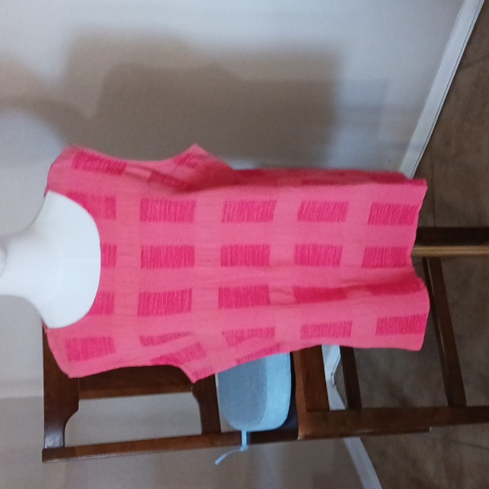 FOCUS Women's Sleeveless Top